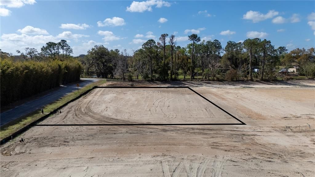 待售: $220,000 (0.50 acres)
