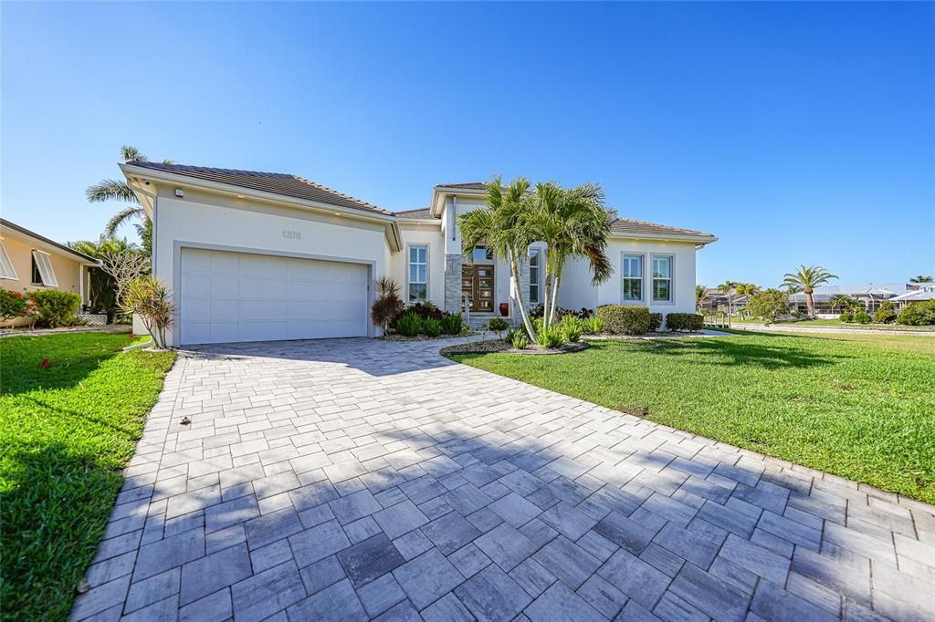 Vendido Recientemente: $1,495,000 (3 camas, 3 baños, 2731 Pies cuadrados)
