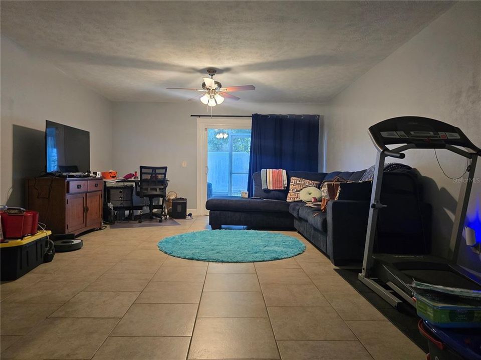 For Sale: $180,000 (2 beds, 1 baths, 1260 Square Feet)