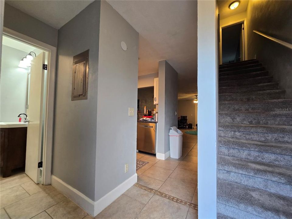 For Sale: $180,000 (2 beds, 1 baths, 1260 Square Feet)