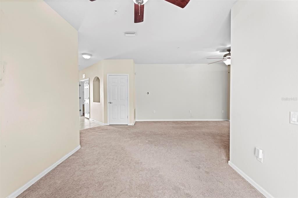 На продажу: $240,000 (2 спален, 2 ванн, 1414 Квадратных фут)