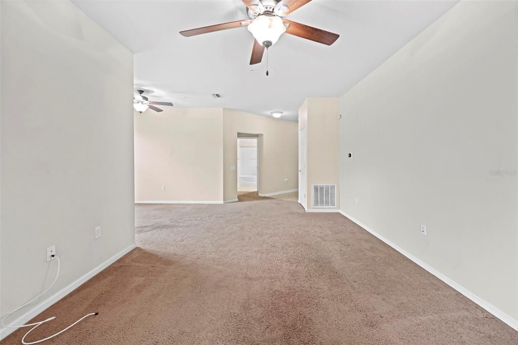 На продажу: $240,000 (2 спален, 2 ванн, 1414 Квадратных фут)