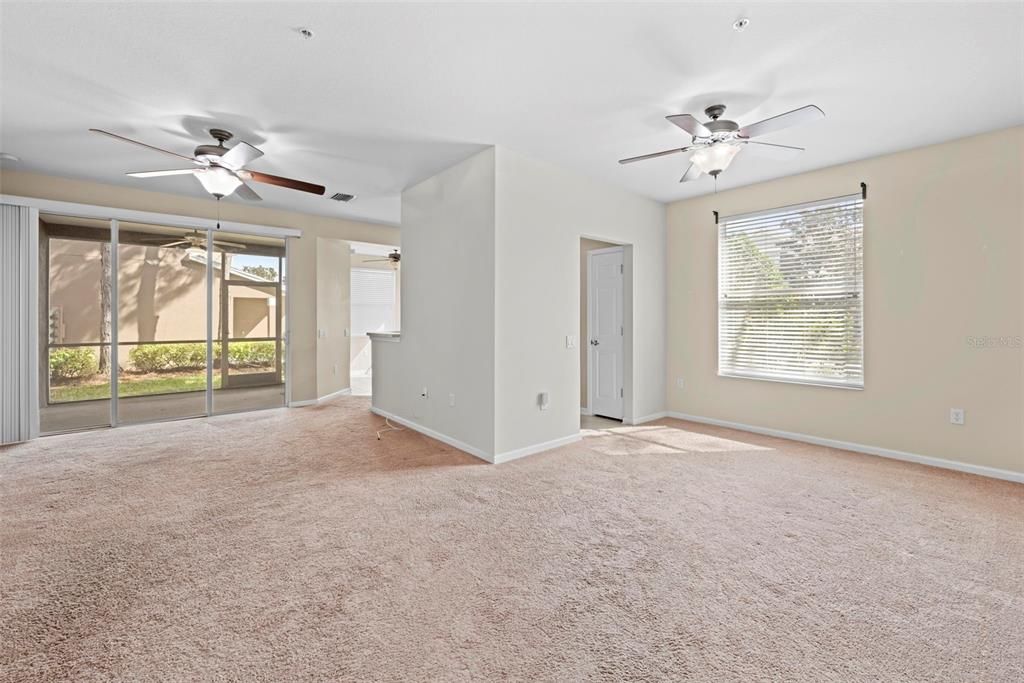 На продажу: $240,000 (2 спален, 2 ванн, 1414 Квадратных фут)