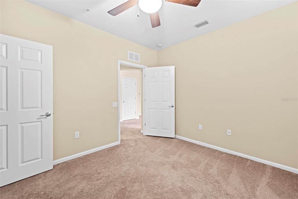 На продажу: $240,000 (2 спален, 2 ванн, 1414 Квадратных фут)