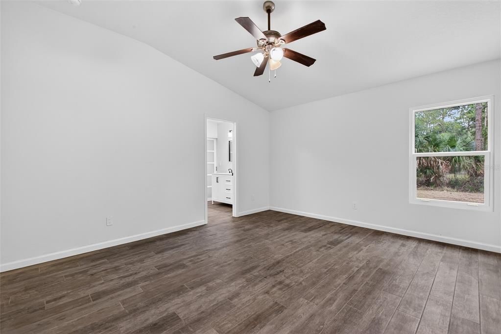 Active With Contract: $274,900 (3 beds, 2 baths, 1545 Square Feet)