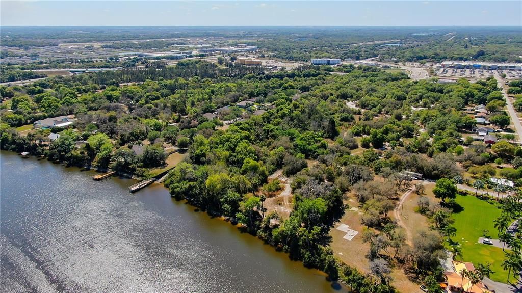 待售: $9,950,000 (16.96 acres)