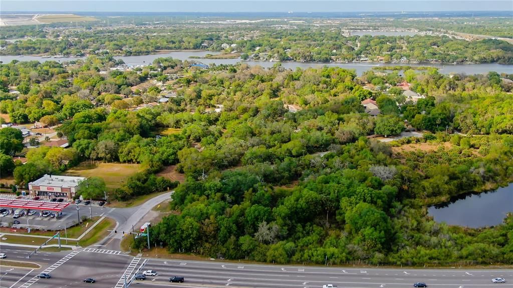 待售: $9,950,000 (16.96 acres)
