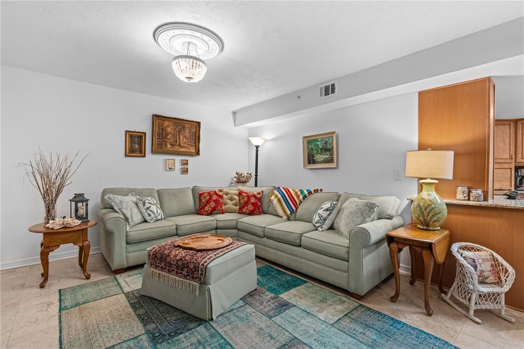 Active With Contract: $350,000 (3 beds, 2 baths, 2100 Square Feet)