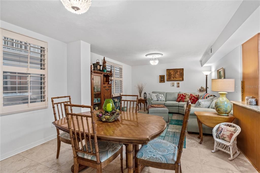 Active With Contract: $350,000 (3 beds, 2 baths, 2100 Square Feet)