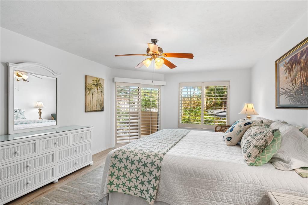Active With Contract: $350,000 (3 beds, 2 baths, 2100 Square Feet)