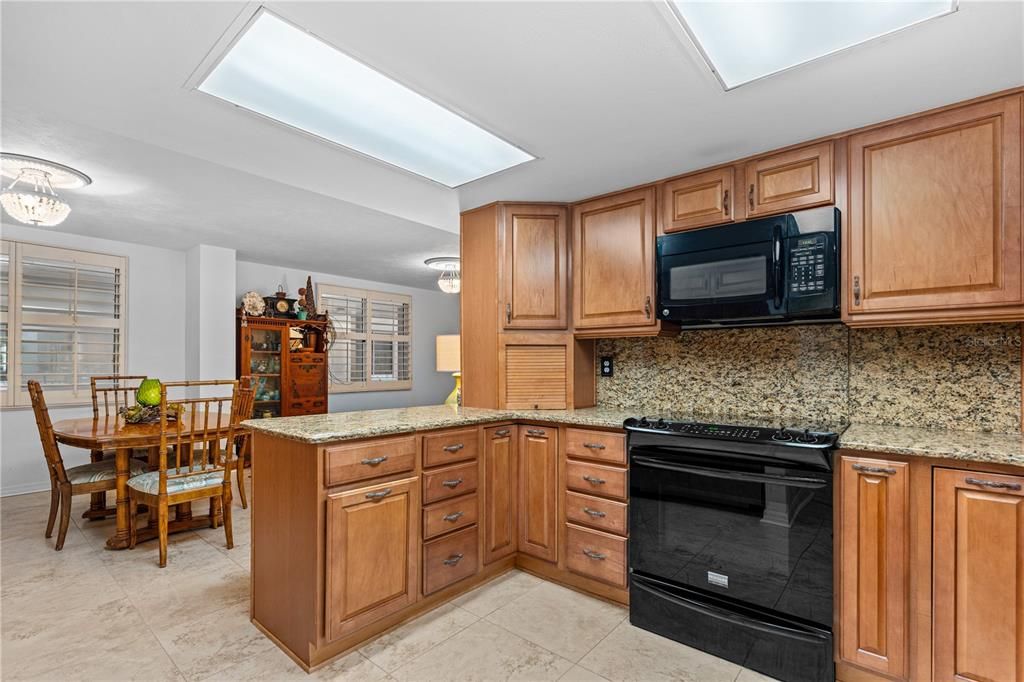 Active With Contract: $350,000 (3 beds, 2 baths, 2100 Square Feet)