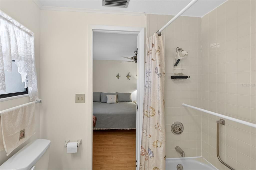 Active With Contract: $182,500 (2 beds, 2 baths, 1456 Square Feet)