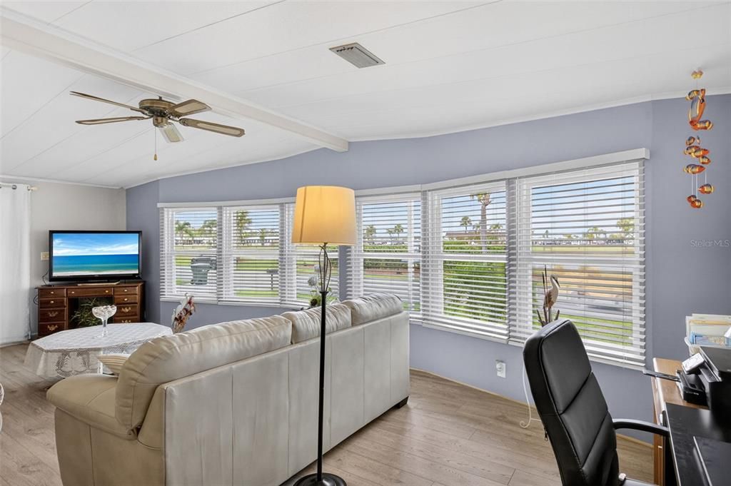 Active With Contract: $182,500 (2 beds, 2 baths, 1456 Square Feet)