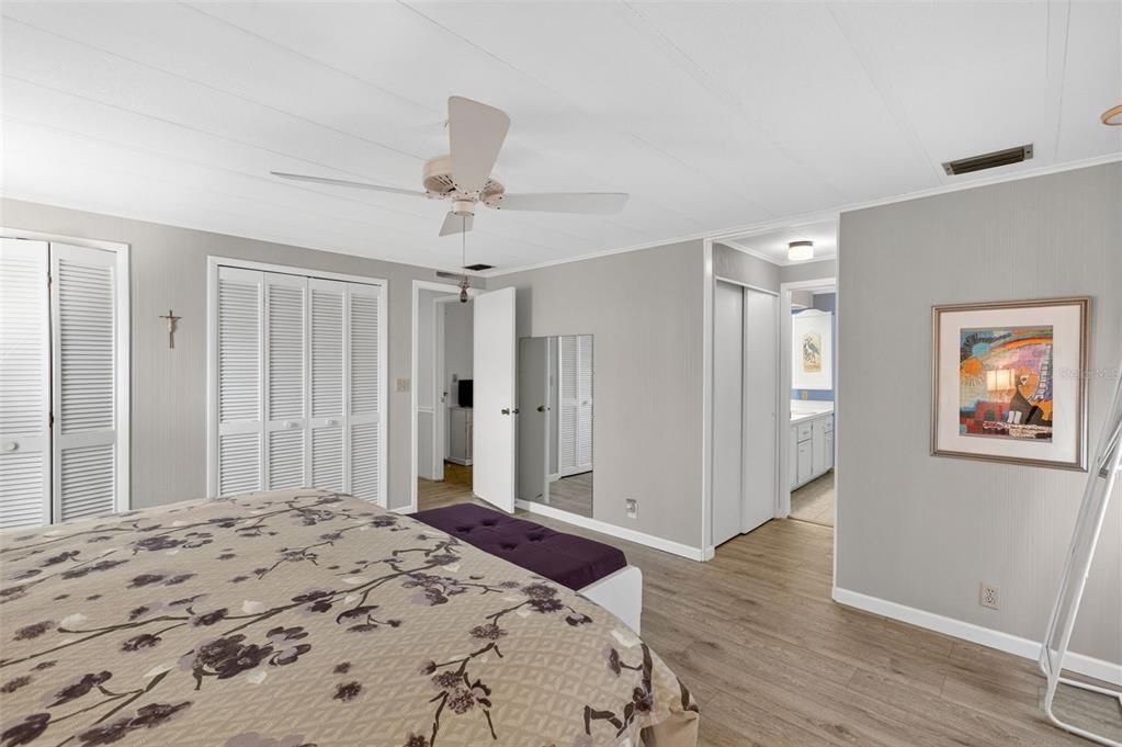 Active With Contract: $182,500 (2 beds, 2 baths, 1456 Square Feet)