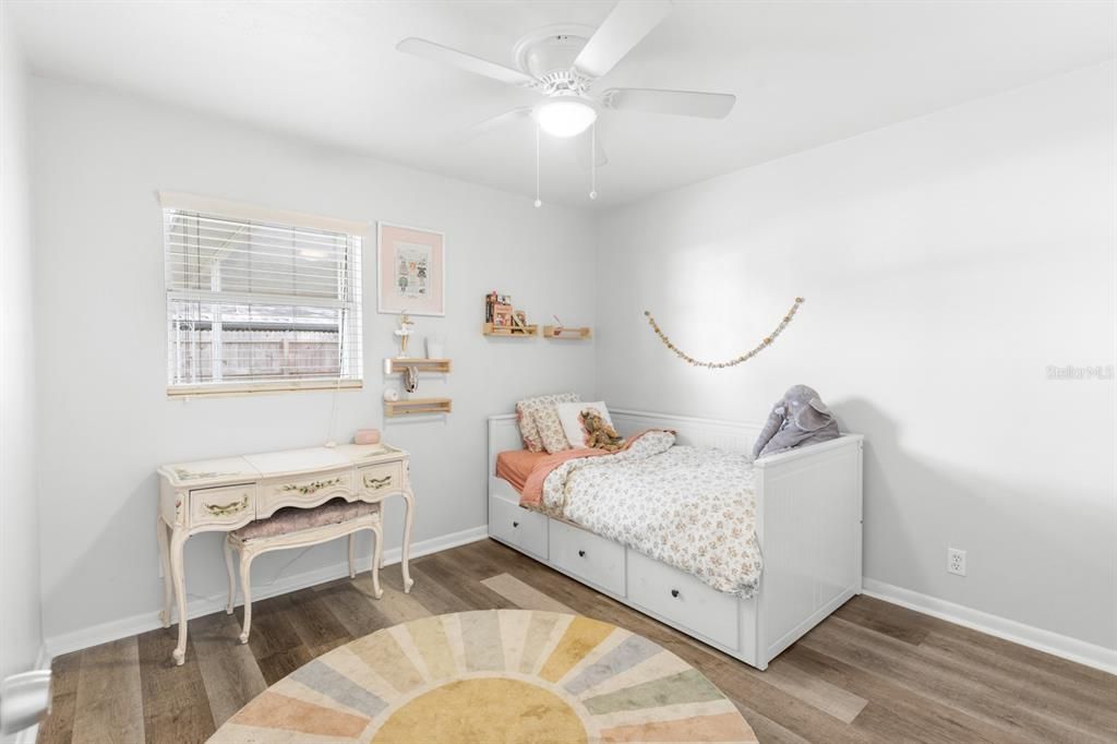 Active With Contract: $315,000 (3 beds, 2 baths, 1284 Square Feet)