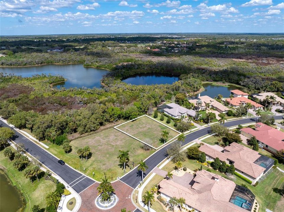En Venta: $310,000 (0.44 acres)