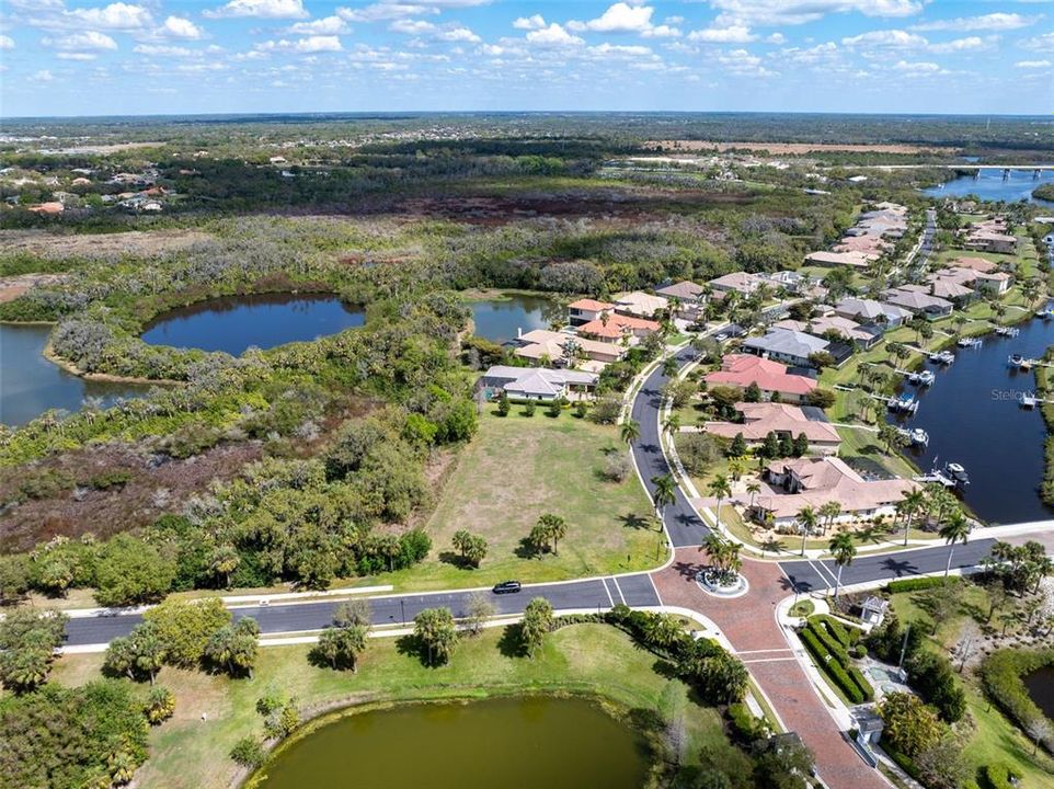 En Venta: $310,000 (0.44 acres)