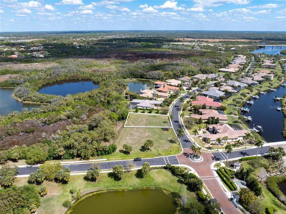 En Venta: $310,000 (0.44 acres)