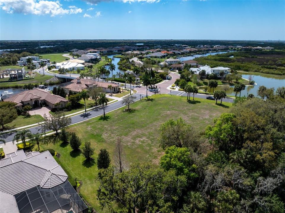 En Venta: $310,000 (0.44 acres)