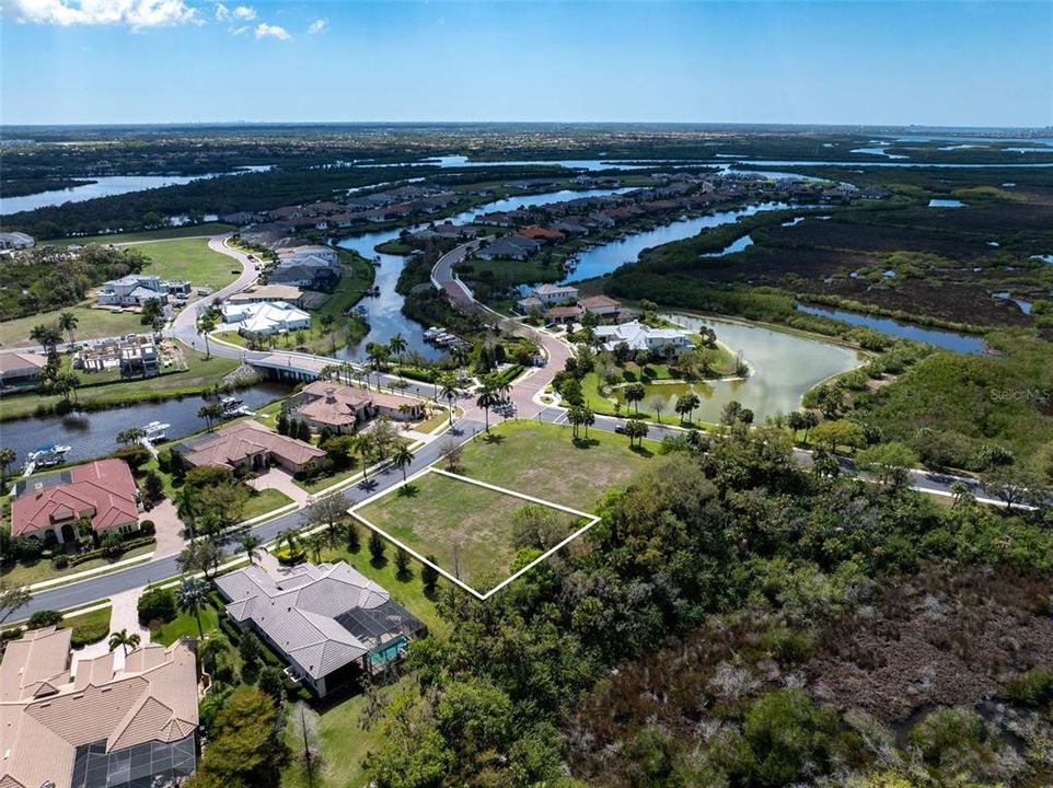 En Venta: $310,000 (0.44 acres)