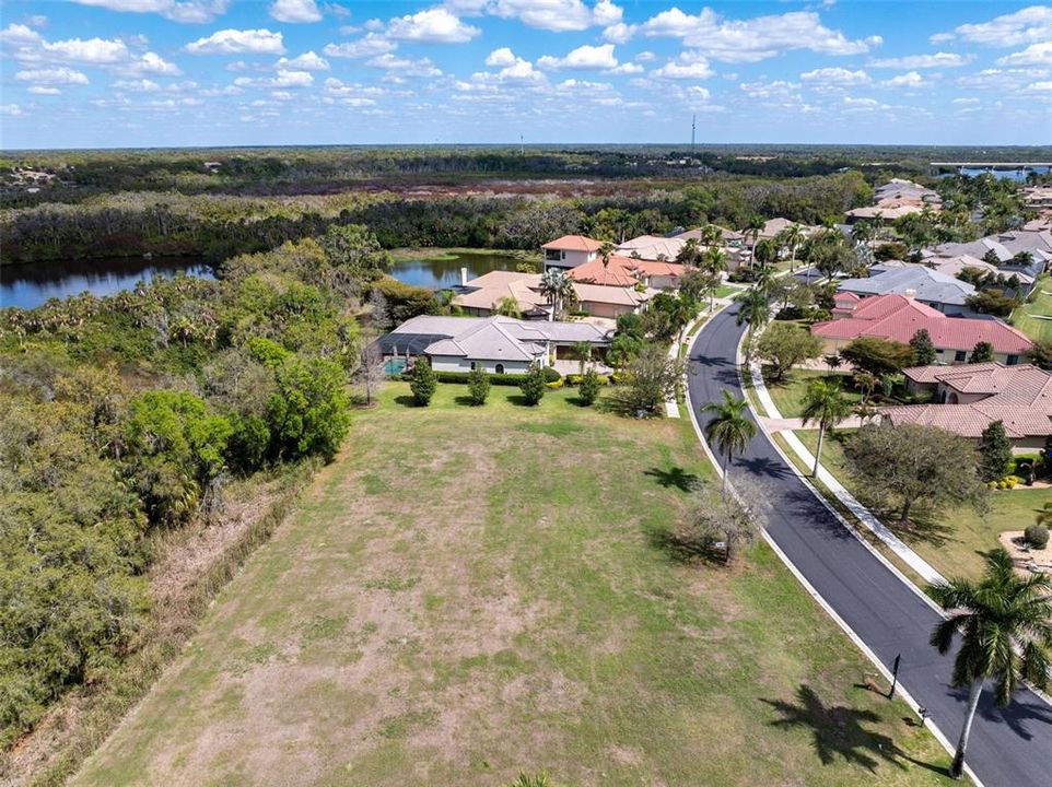 En Venta: $310,000 (0.44 acres)