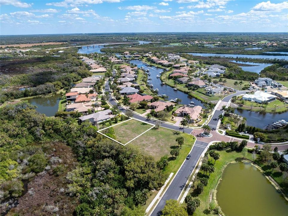 En Venta: $310,000 (0.44 acres)