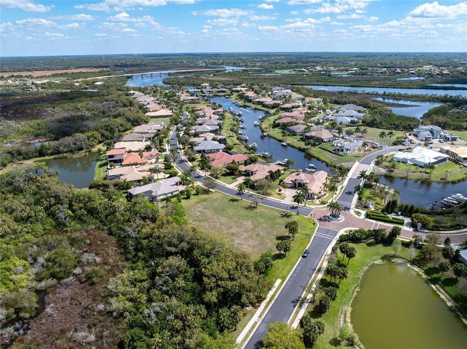 En Venta: $310,000 (0.44 acres)