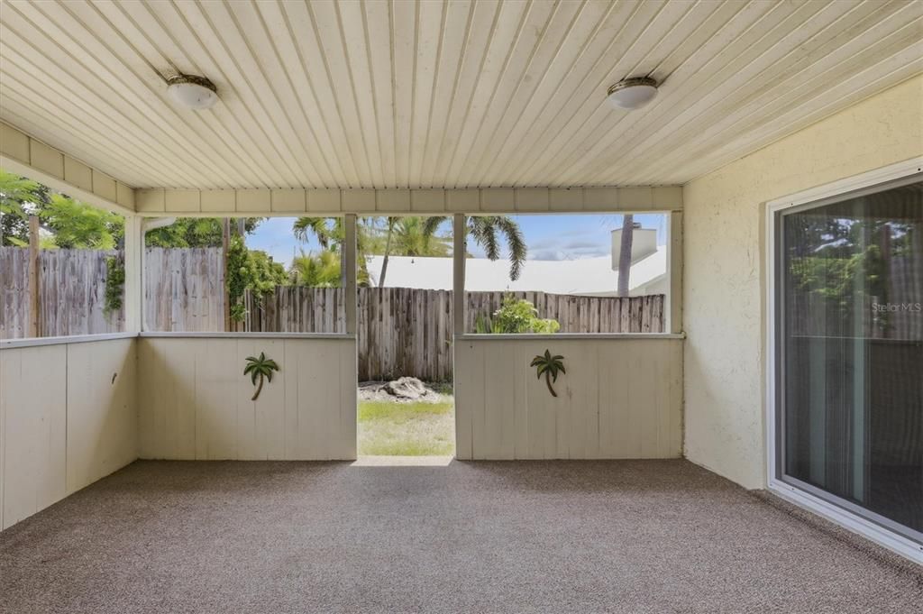 Activo con contrato: $415,000 (3 camas, 2 baños, 1616 Pies cuadrados)