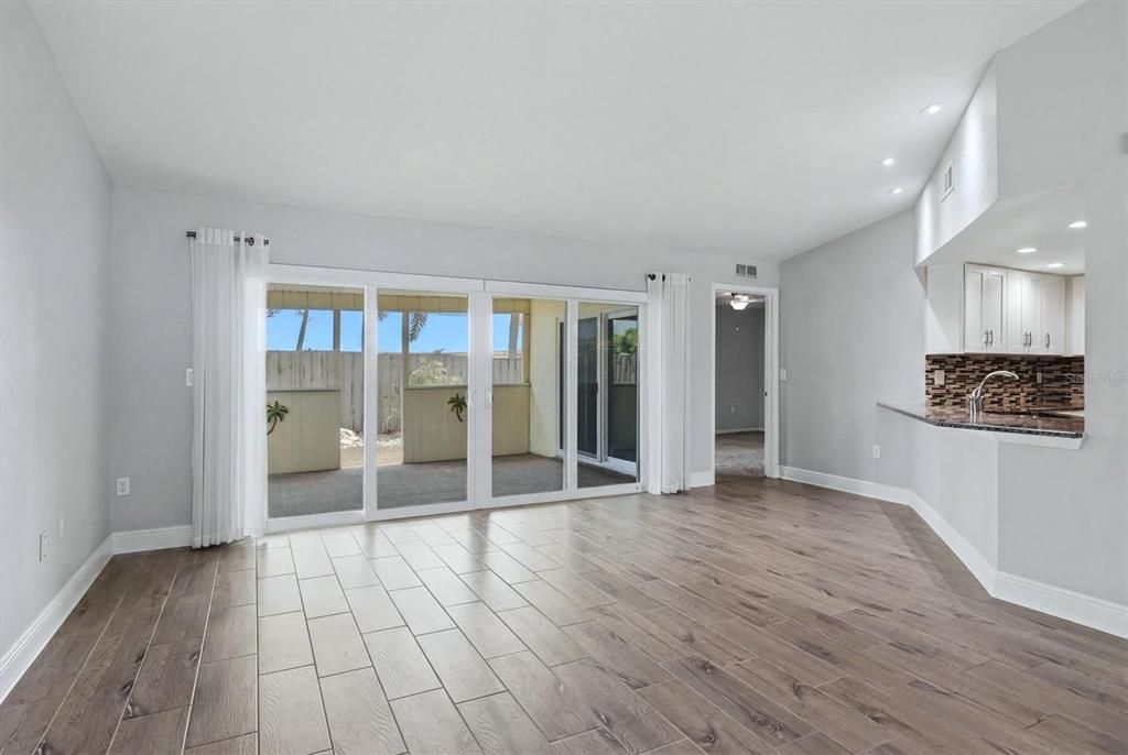 Activo con contrato: $415,000 (3 camas, 2 baños, 1616 Pies cuadrados)