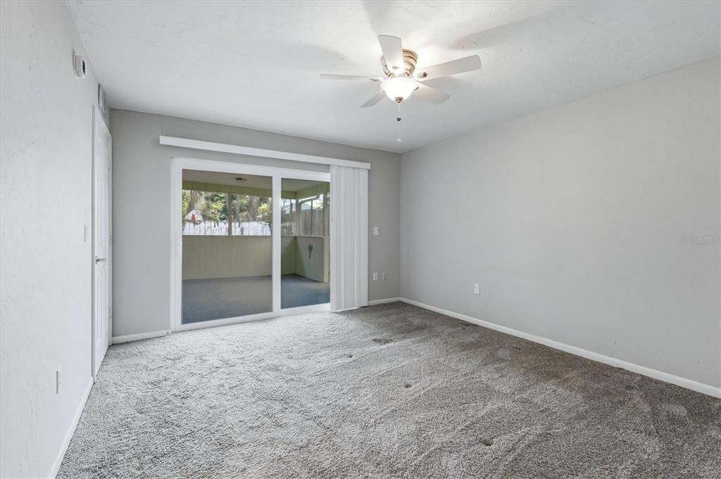Activo con contrato: $415,000 (3 camas, 2 baños, 1616 Pies cuadrados)