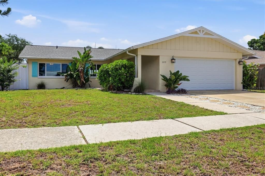Activo con contrato: $415,000 (3 camas, 2 baños, 1616 Pies cuadrados)