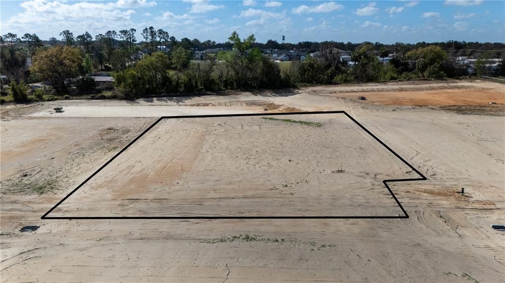 待售: $220,000 (0.57 acres)