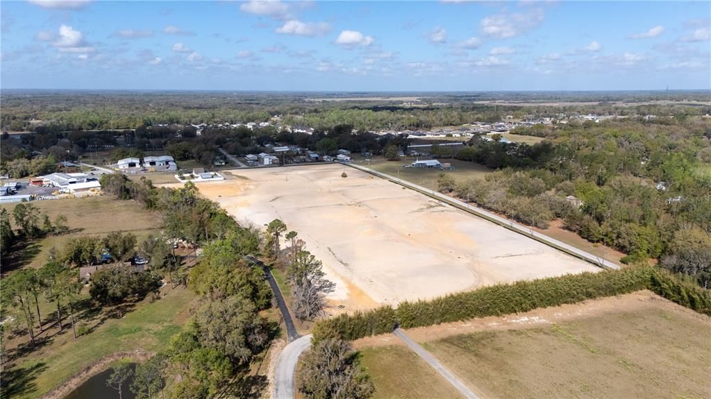 待售: $220,000 (0.57 acres)