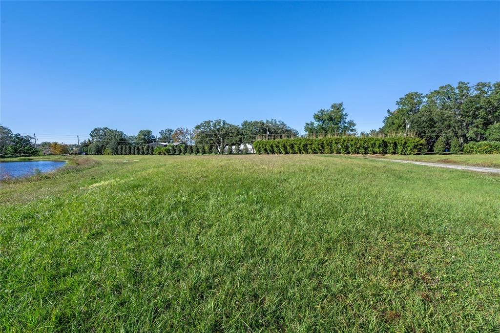 En Venta: $1,595,000 (2.12 acres)