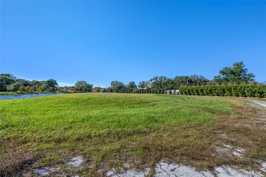 En Venta: $1,595,000 (2.12 acres)