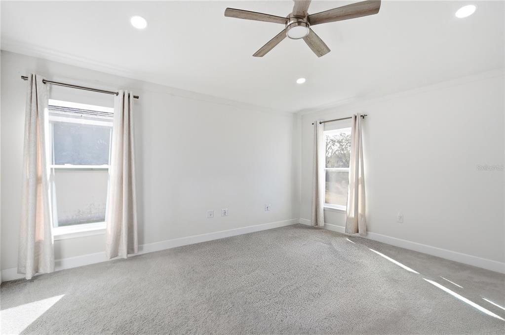 For Rent: $2,195 (4 beds, 2 baths, 1815 Square Feet)