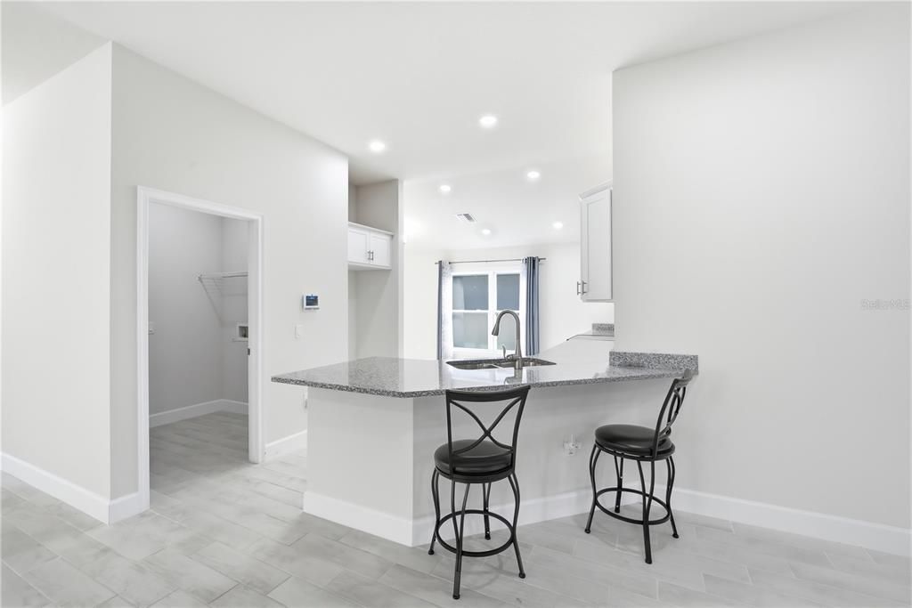 For Rent: $2,195 (4 beds, 2 baths, 1815 Square Feet)