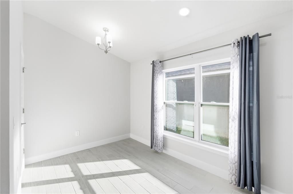 For Rent: $2,195 (4 beds, 2 baths, 1815 Square Feet)