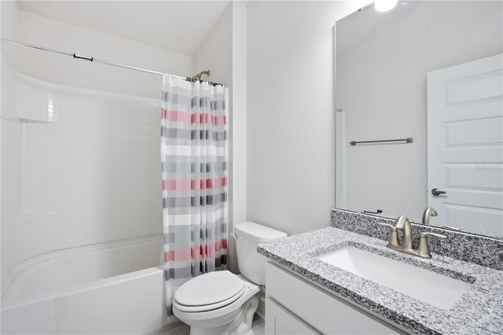 For Rent: $2,195 (4 beds, 2 baths, 1815 Square Feet)