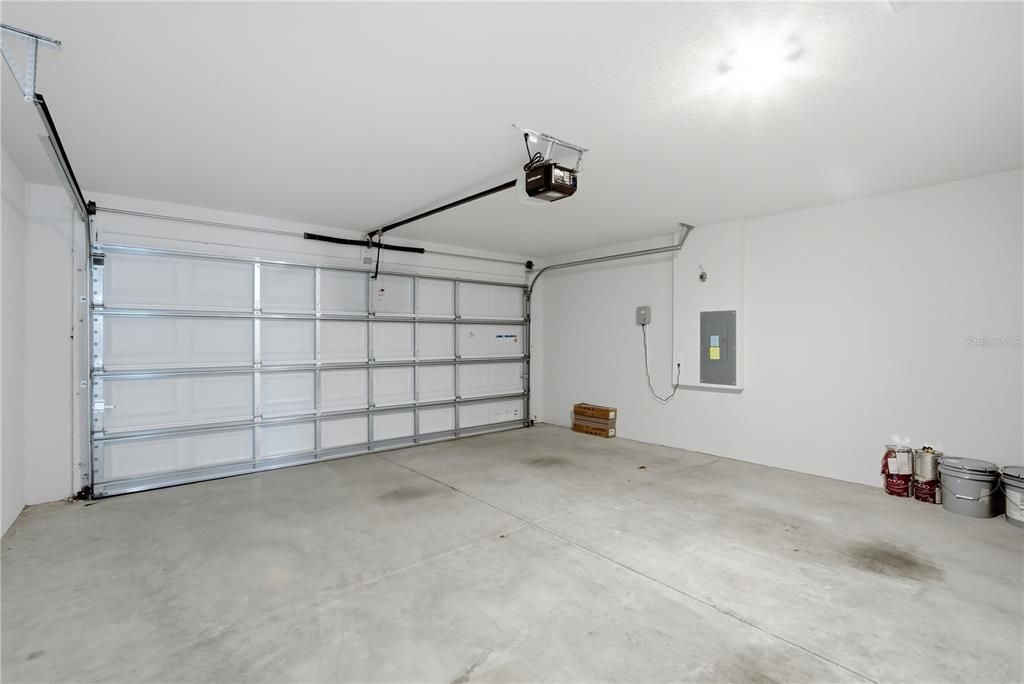 For Rent: $2,195 (4 beds, 2 baths, 1815 Square Feet)