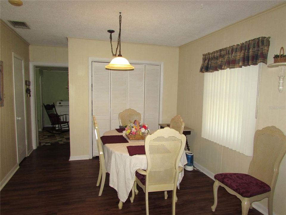 Activo con contrato: $189,000 (2 camas, 2 baños, 1128 Pies cuadrados)