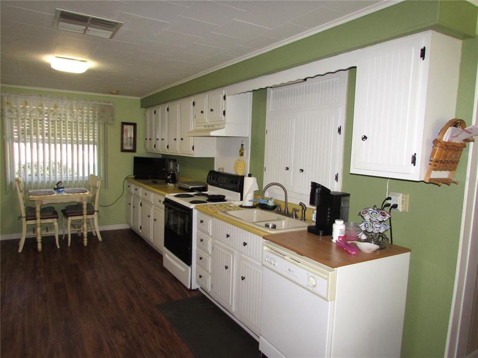 Activo con contrato: $189,000 (2 camas, 2 baños, 1128 Pies cuadrados)