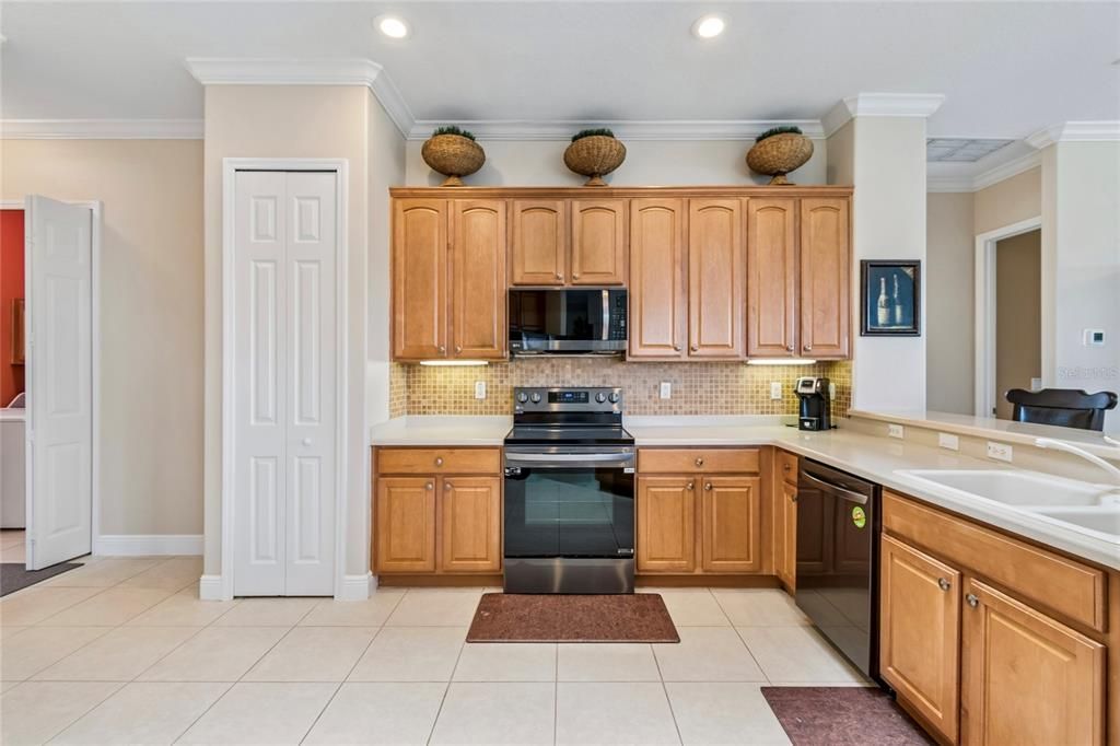 For Sale: $489,900 (3 beds, 2 baths, 2450 Square Feet)