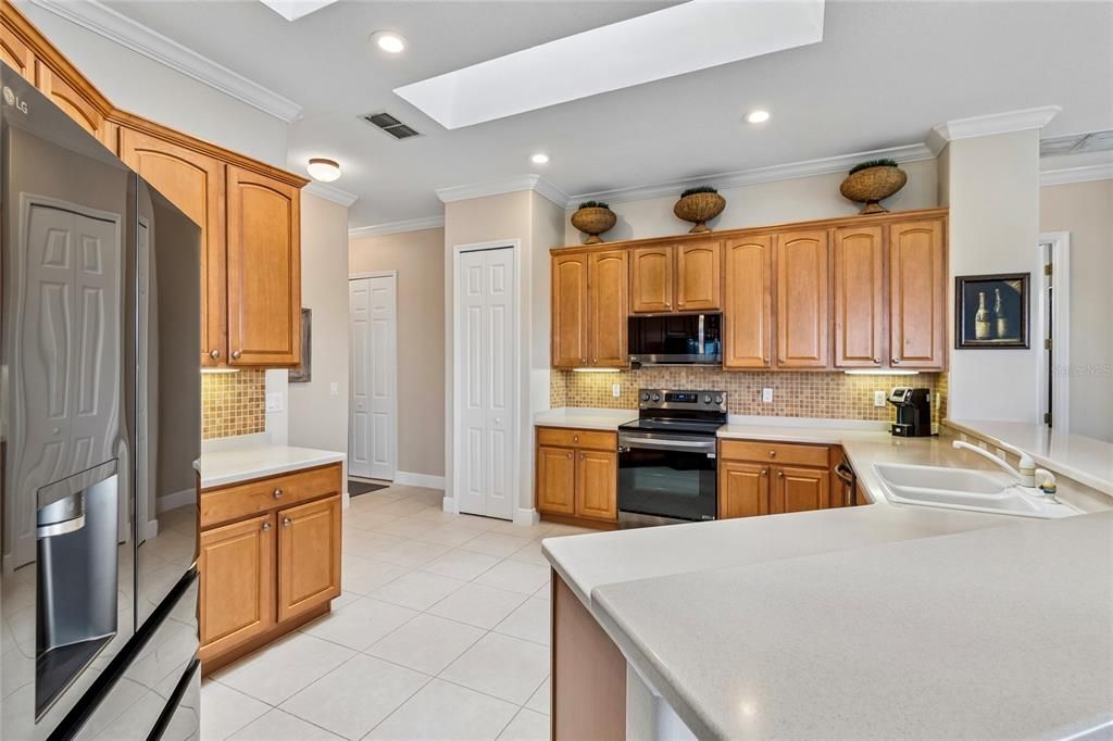 For Sale: $489,900 (3 beds, 2 baths, 2450 Square Feet)