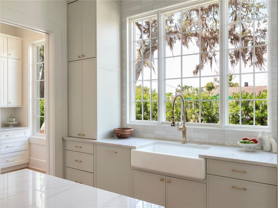 En Venta: $2,800,000 (4 camas, 3 baños, 3553 Pies cuadrados)