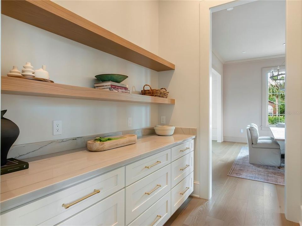 En Venta: $2,800,000 (4 camas, 3 baños, 3553 Pies cuadrados)
