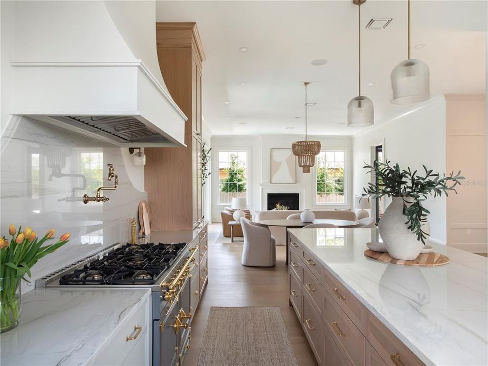En Venta: $2,800,000 (4 camas, 3 baños, 3553 Pies cuadrados)