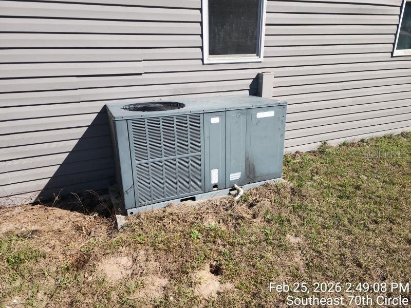 En Venta: $169,900 (4 camas, 3 baños, 2140 Pies cuadrados)