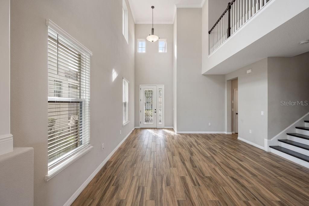 Active With Contract: $4,000 (4 beds, 2 baths, 2196 Square Feet)