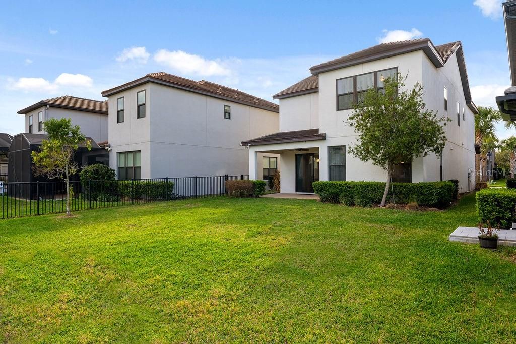 Active With Contract: $4,000 (4 beds, 2 baths, 2196 Square Feet)